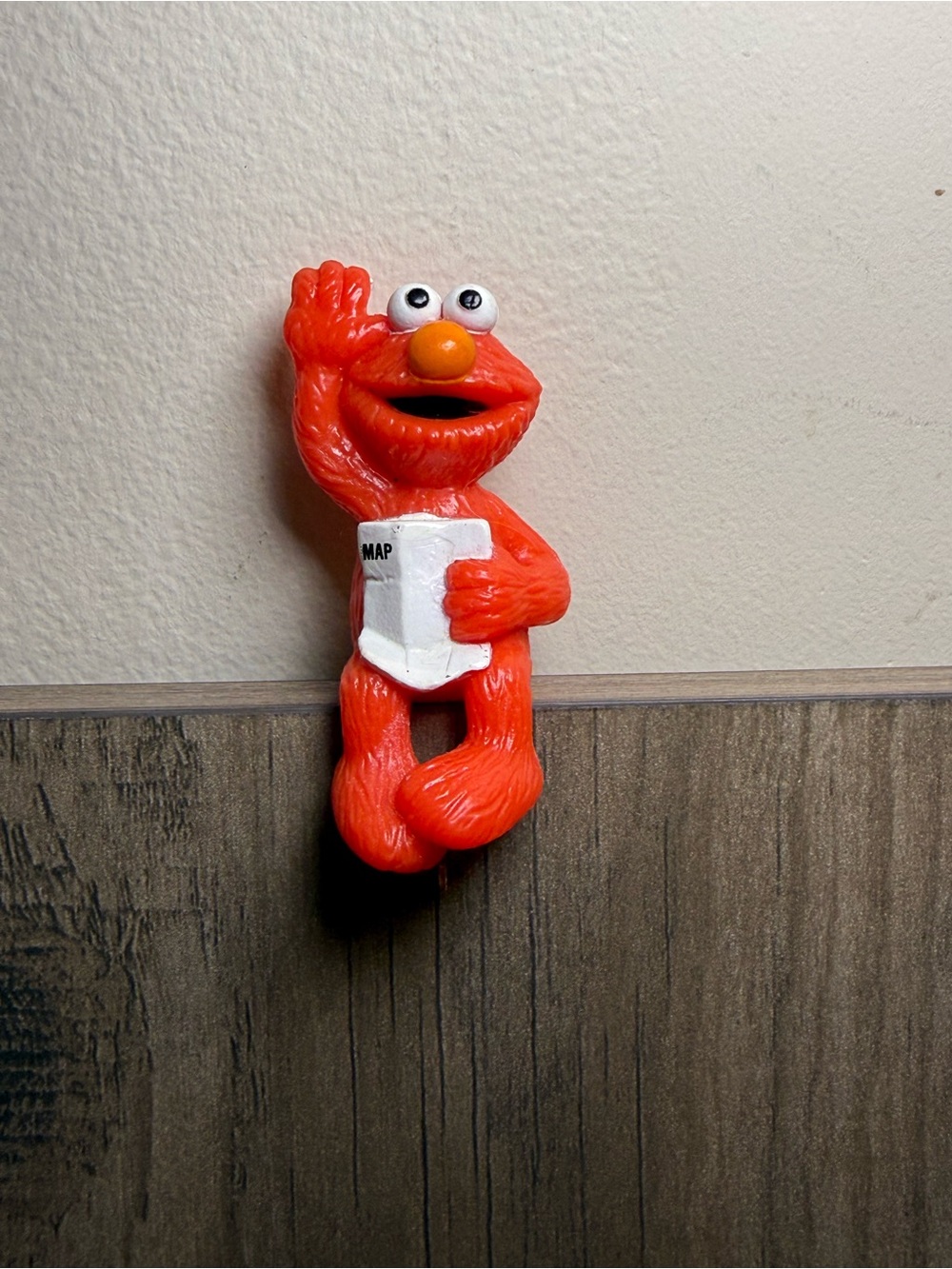 Sesame Street JHP Shelf Sitting Elmo Map Character Figure Toy